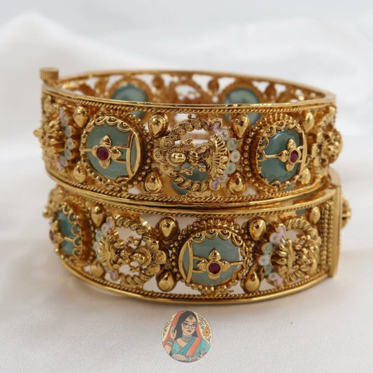 Rhea Gold Heritage Bangle Set