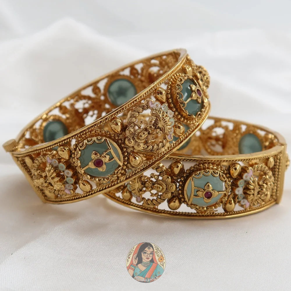 Rhea Gold Heritage Bangle Set