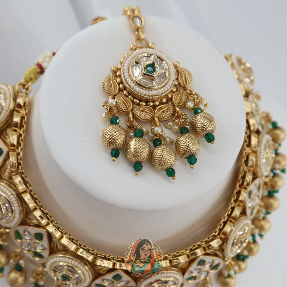 Rhea Necklace Set
