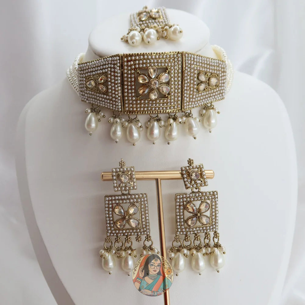 Sachini Necklace Set (White)