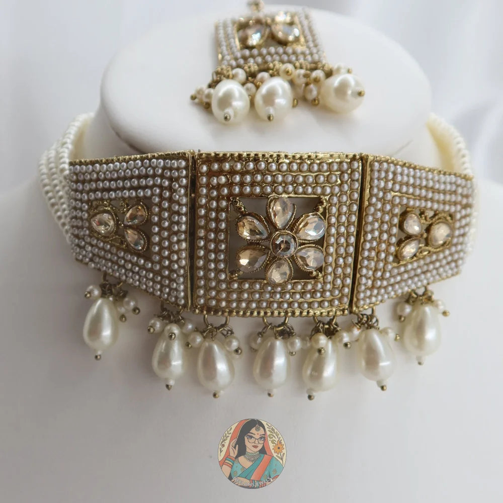 Sachini Necklace Set (White)