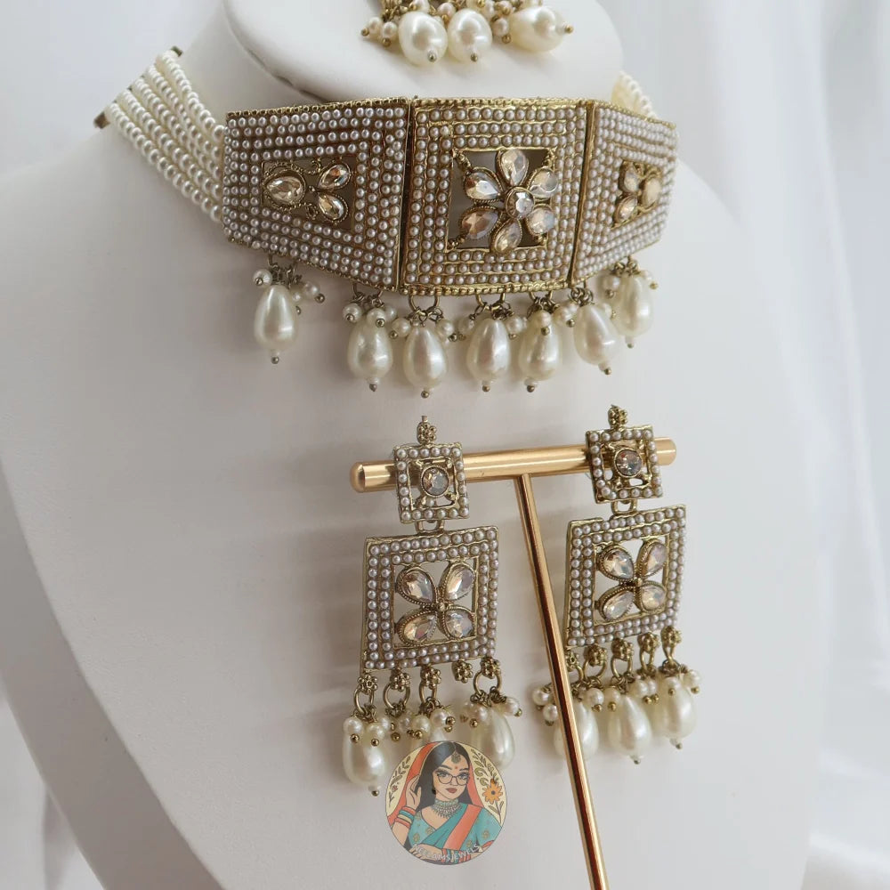 Sachini Necklace Set (White)