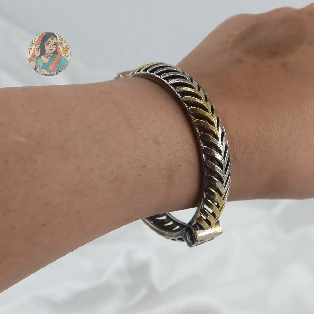 Sakshi Oxidized Dual-Tone Bangle