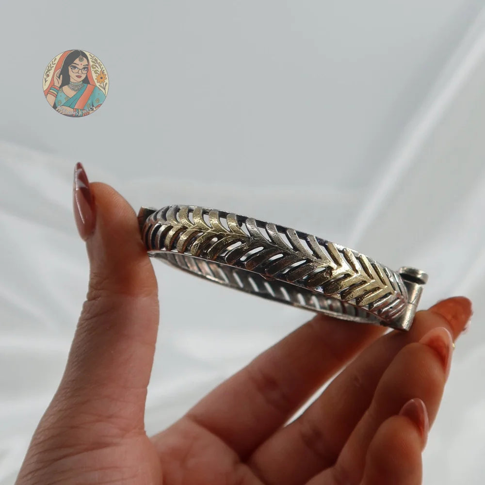 Sakshi Oxidized Dual-Tone Bangle
