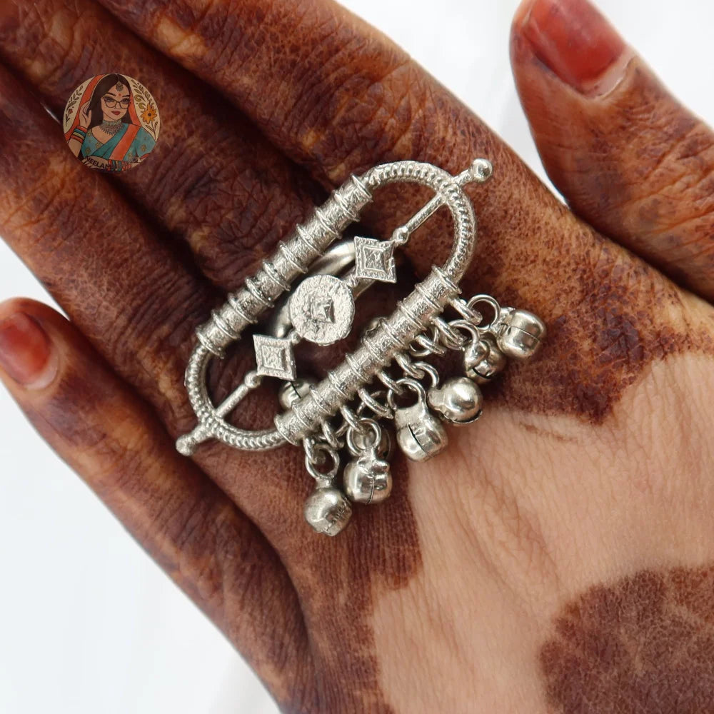 Sanam Oxidized Ring