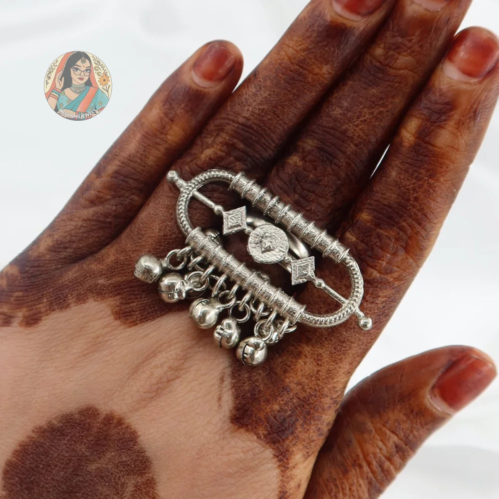 Sanam Oxidized Ring