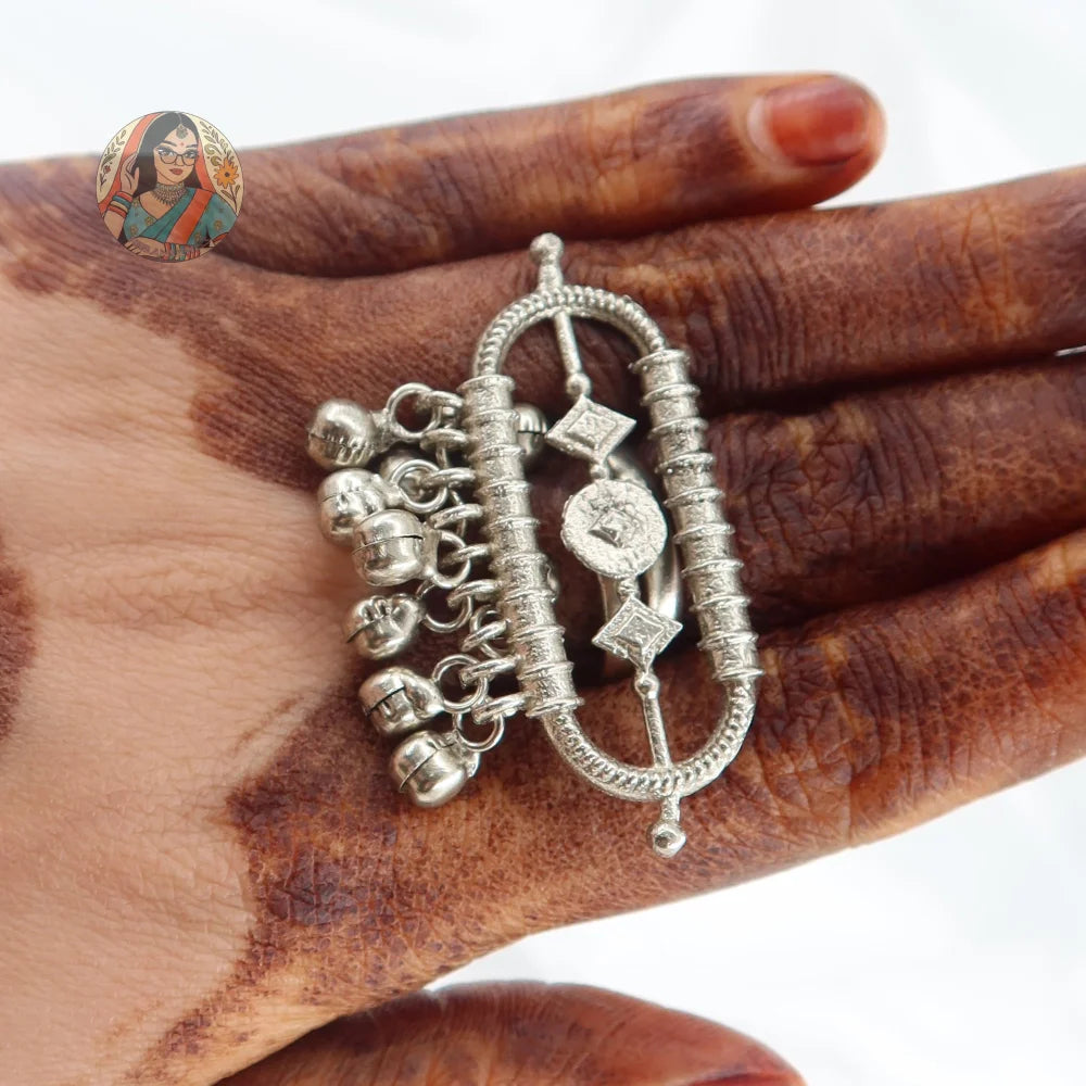 Sanam Oxidized Ring