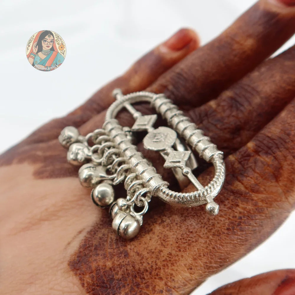 Sanam Oxidized Ring