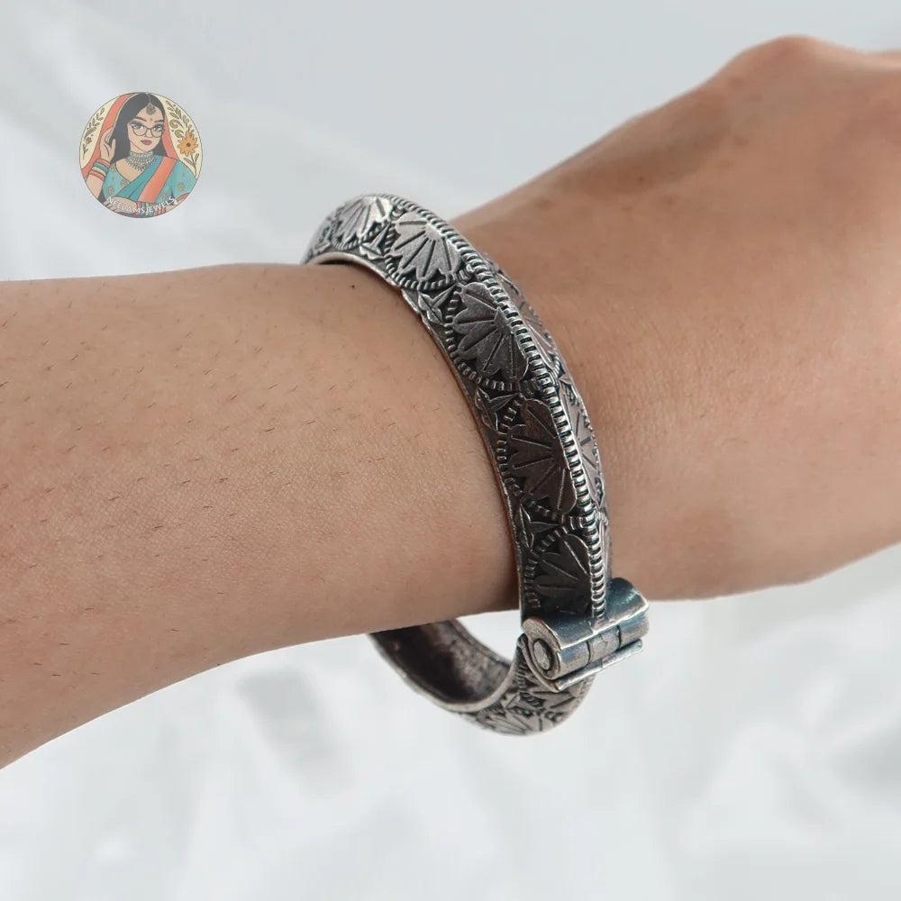 Sejal Oxidized Bangle