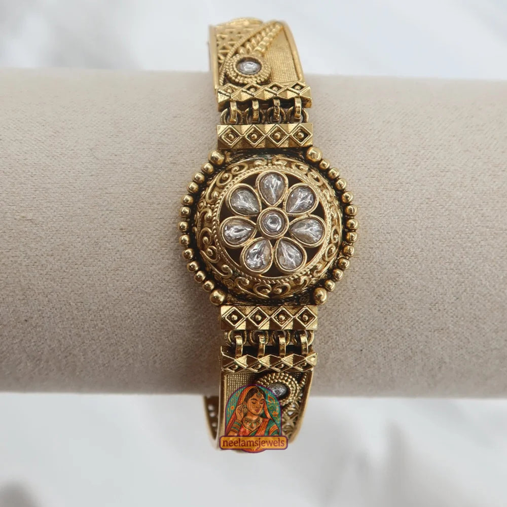 Shantipriya Bracelet (White)