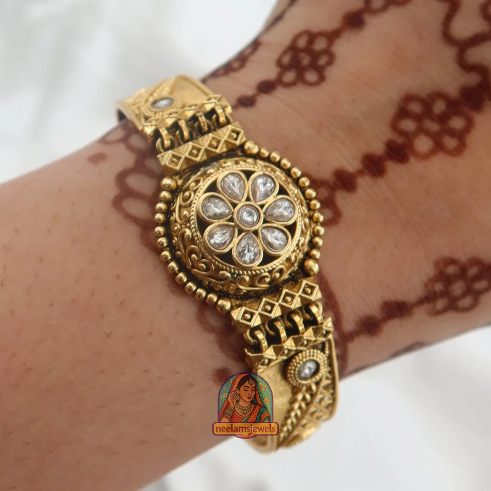 Shantipriya Bracelet (White)