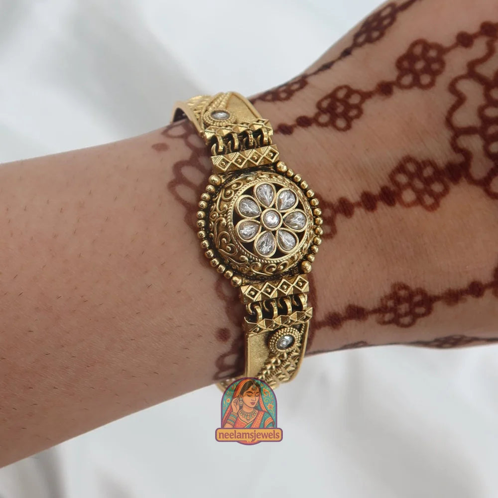 Shantipriya Bracelet (White)