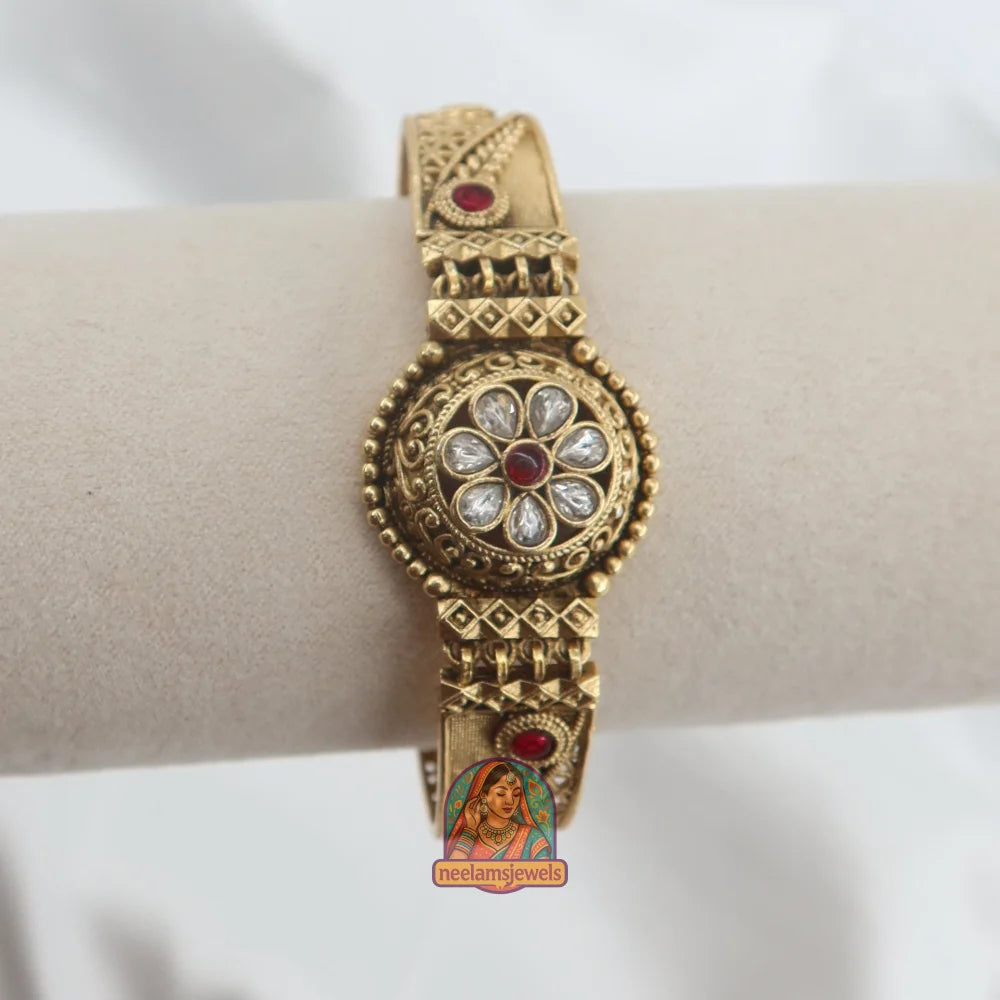Shantipriya Bracelet (White & Pink)