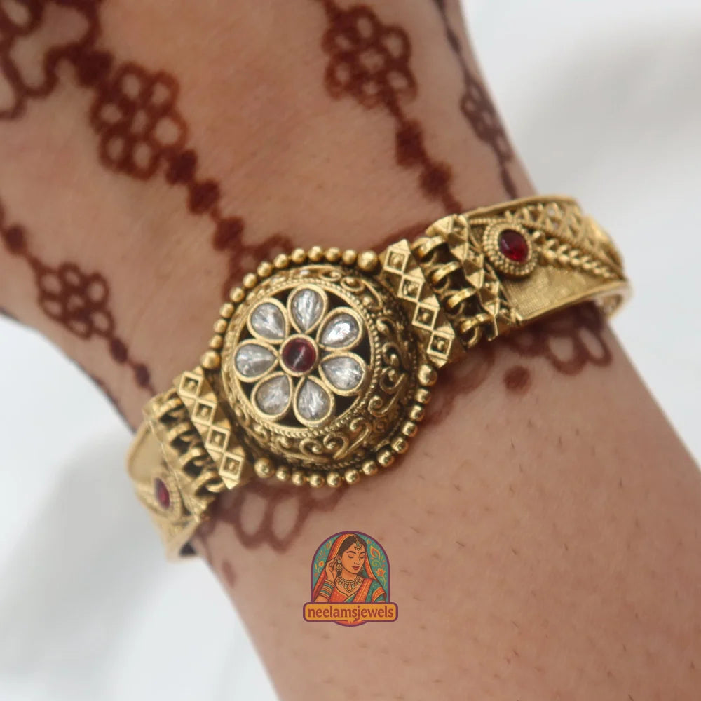 Shantipriya Bracelet (White & Pink)