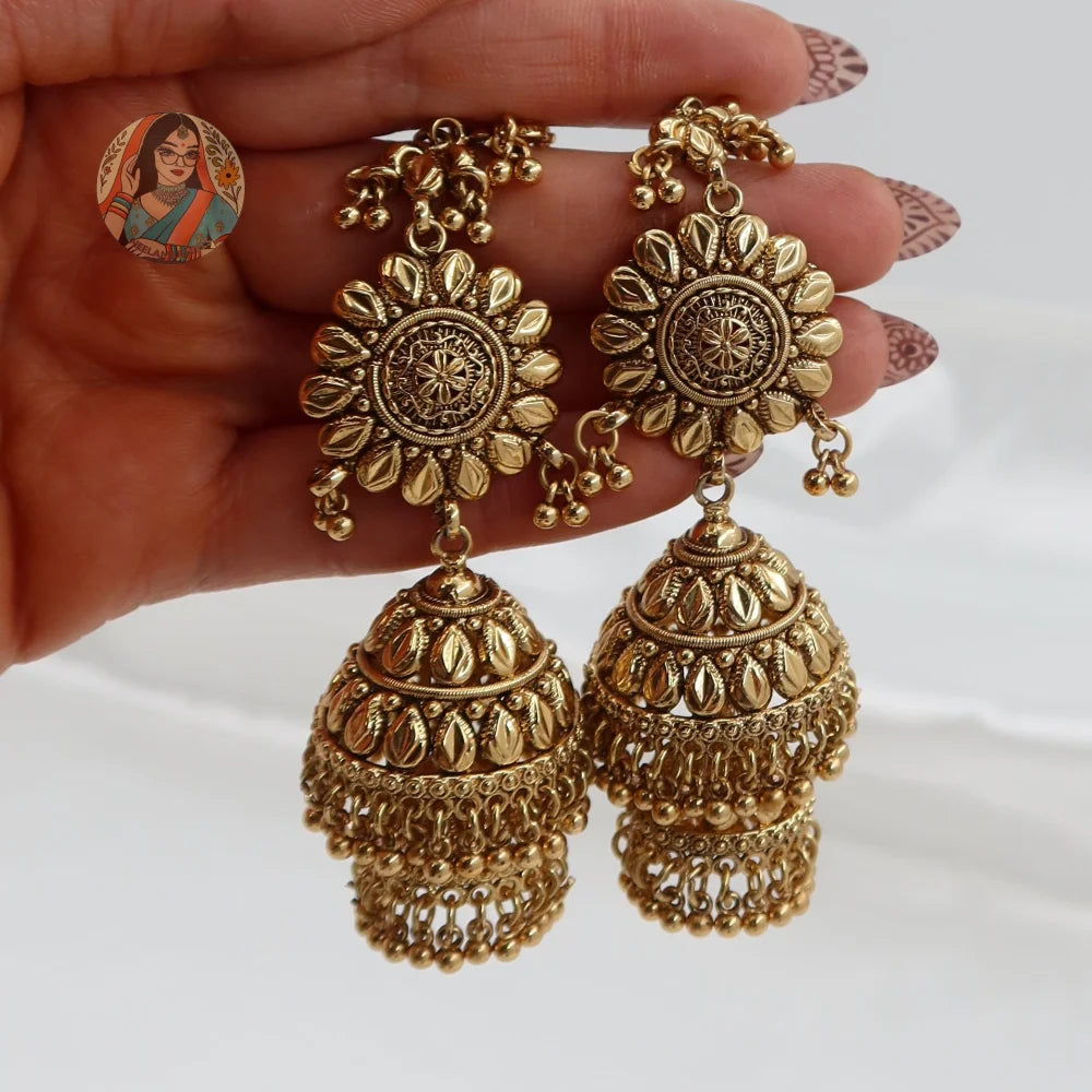 Sona Gold Jhumki Earrings With Saharey/Kannchain