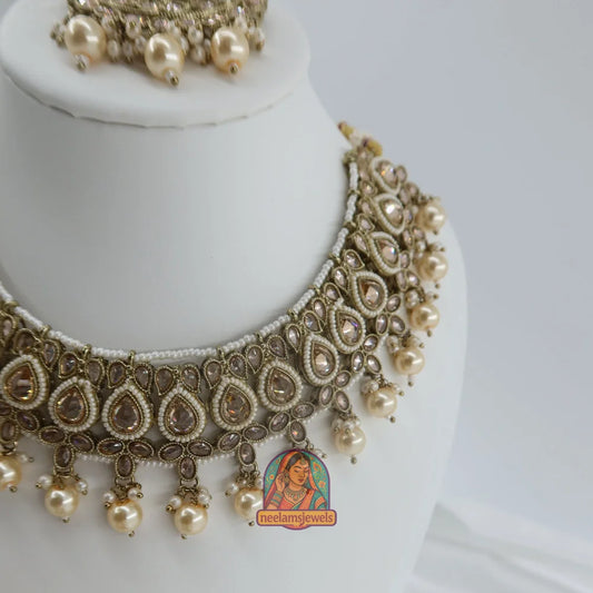 Sunaina Heera Necklace Set (Golden)