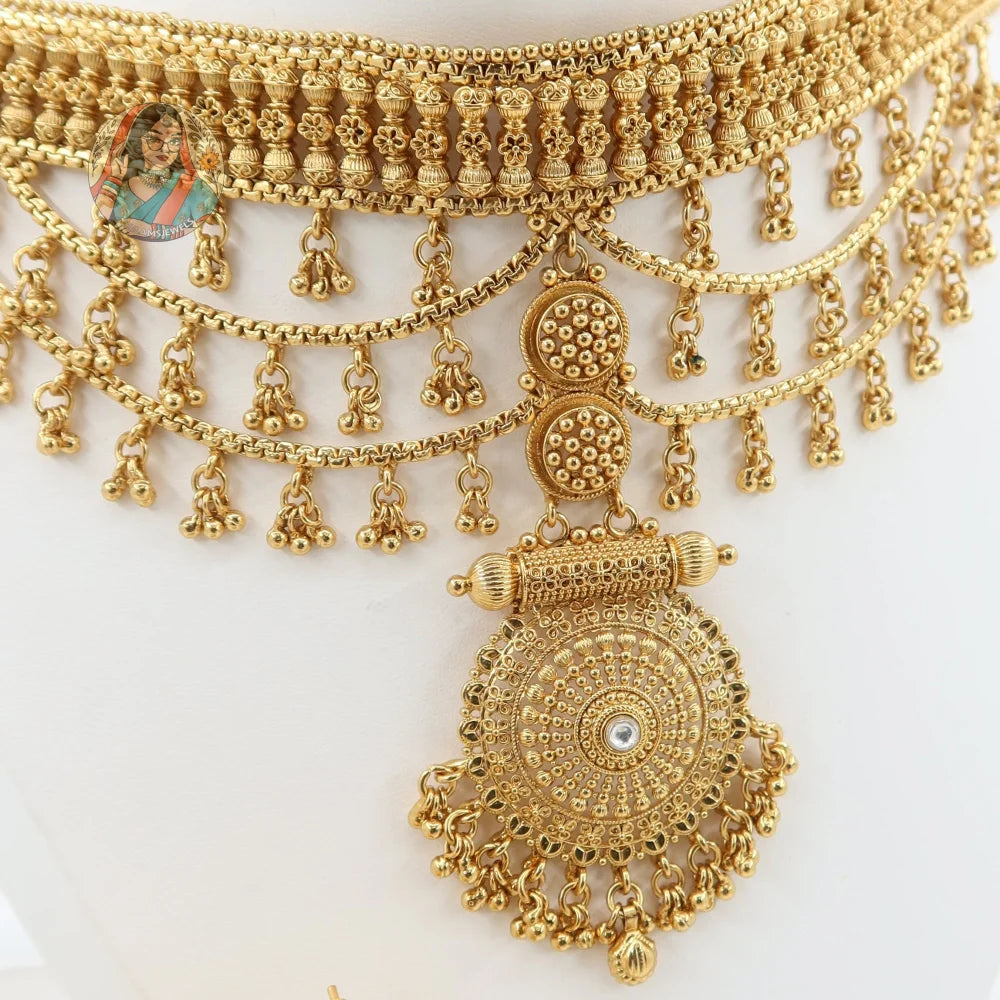 Tamanna Gold Necklace Set