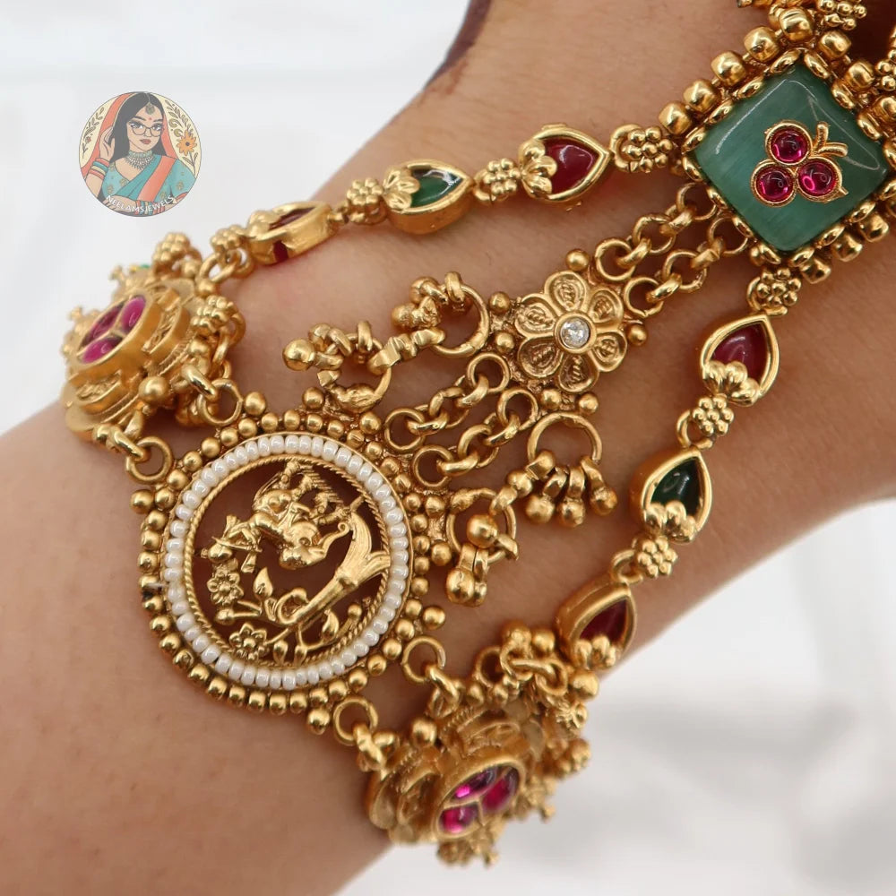 Trisha Heritage Haathphool