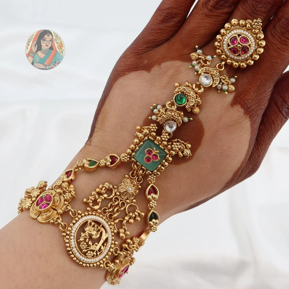 Trisha Heritage Haathphool