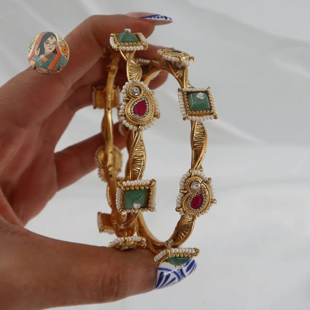 Twisted Vine Bangle Set
