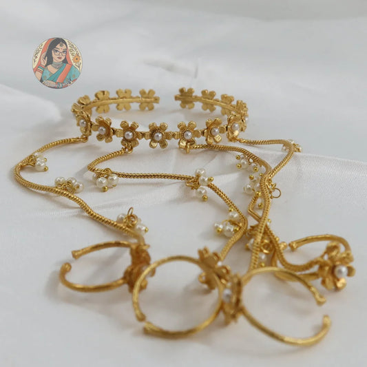 Vaani Gold Pearl Hathphool
