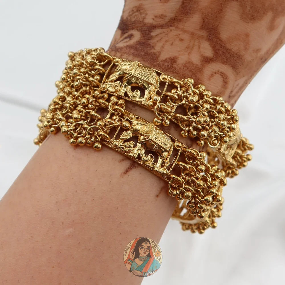 Zar Haathi Statement Bangles