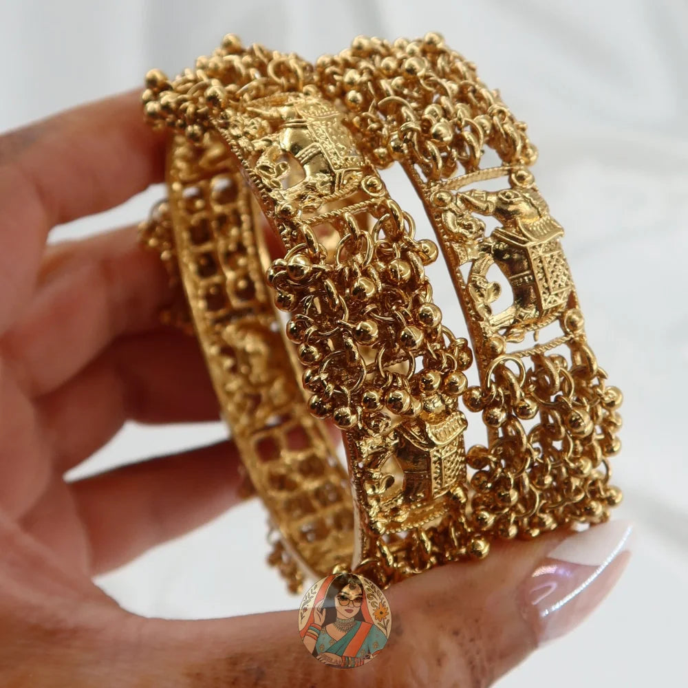 Zar Haathi Statement Bangles